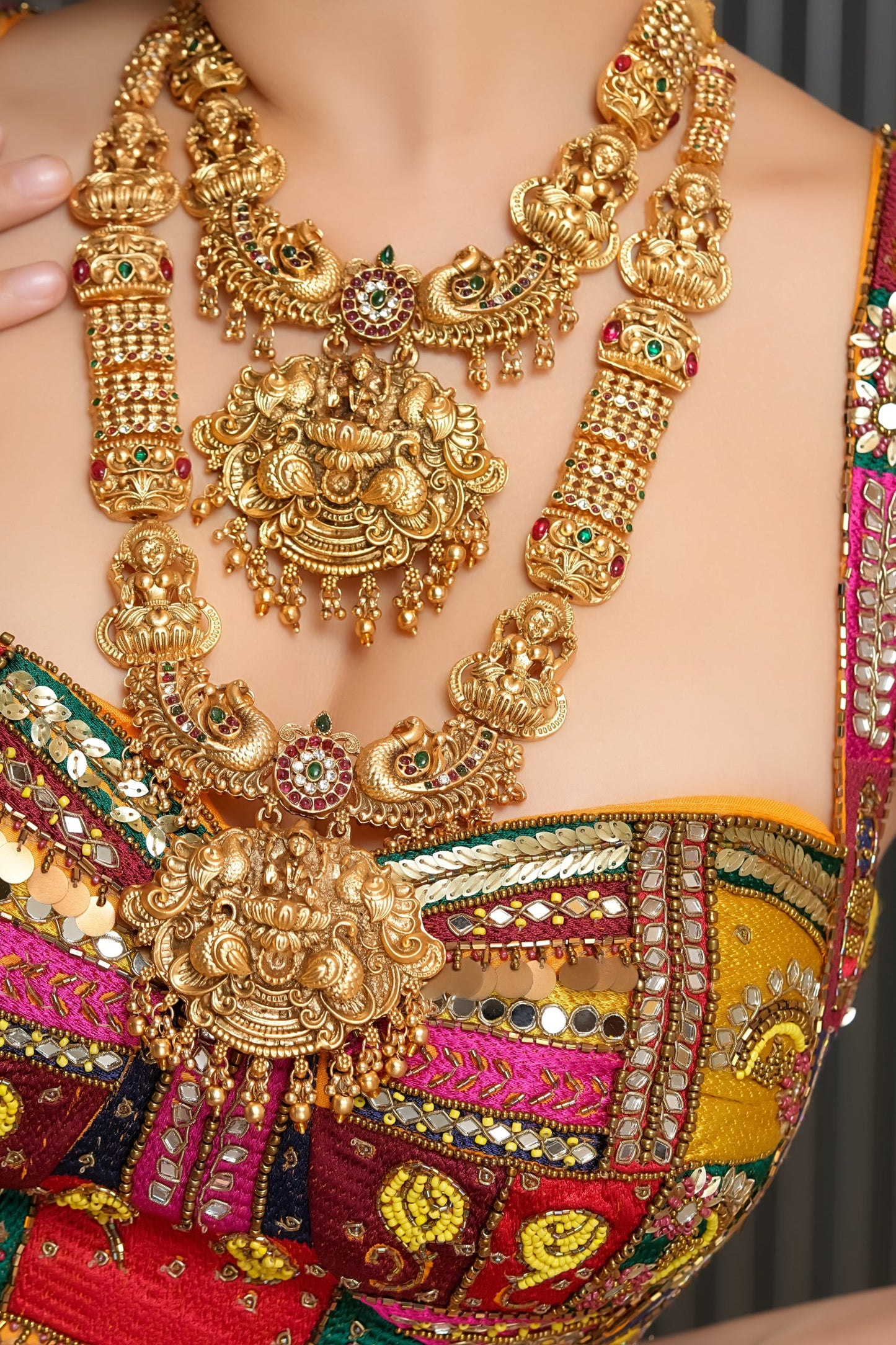 Temple Queen Set
