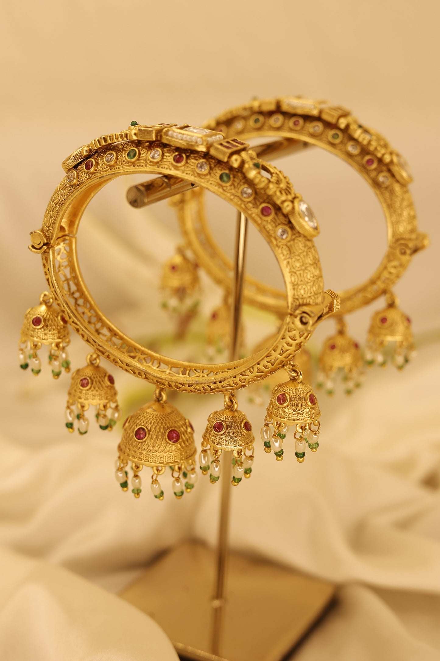 Kundan & Jhumka Bangle set