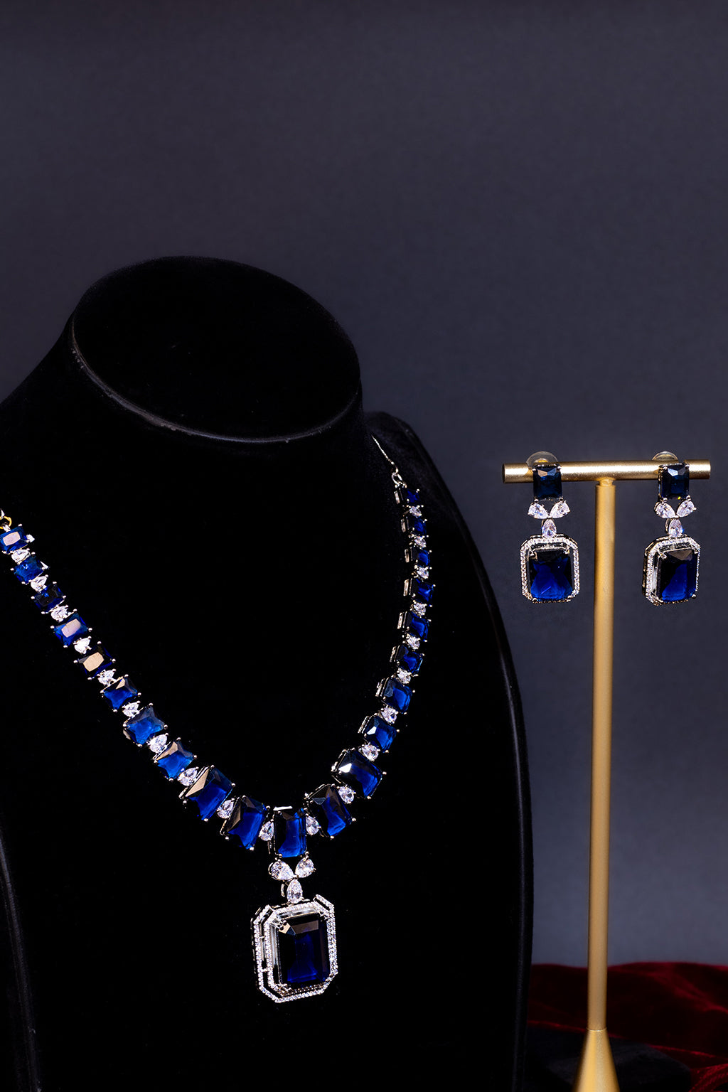 Sapphire Silhouette Set