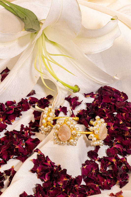 Peach Pearl Claw Bracelet