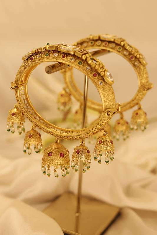 Kundan & Jhumka Bangle set